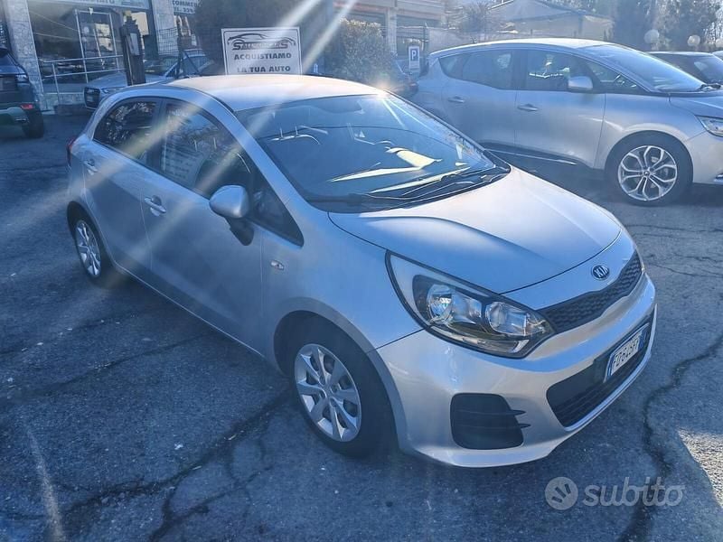 Usata Kia Rio 84 CV (61 kW) 2016 Bianco Berlina