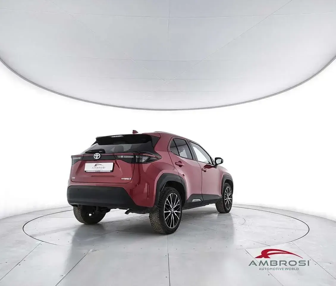 Usata Toyota Yaris Cross Lounge 92 CV (67 kW) 2022 Rosso SUV
