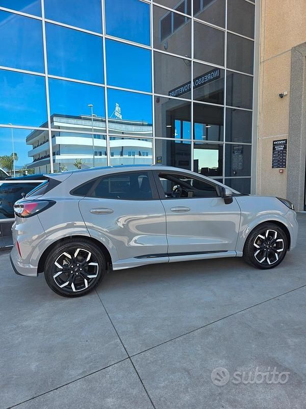 Usata Ford Puma ST-Line X 125 CV (91 kW) 2020 Grigio SUV