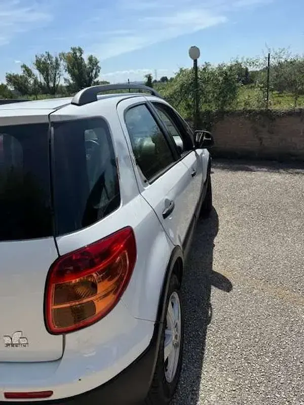 Usata Fiat Sedici Dynamic 120 CV (88 kW) 2010 Bianco SUV