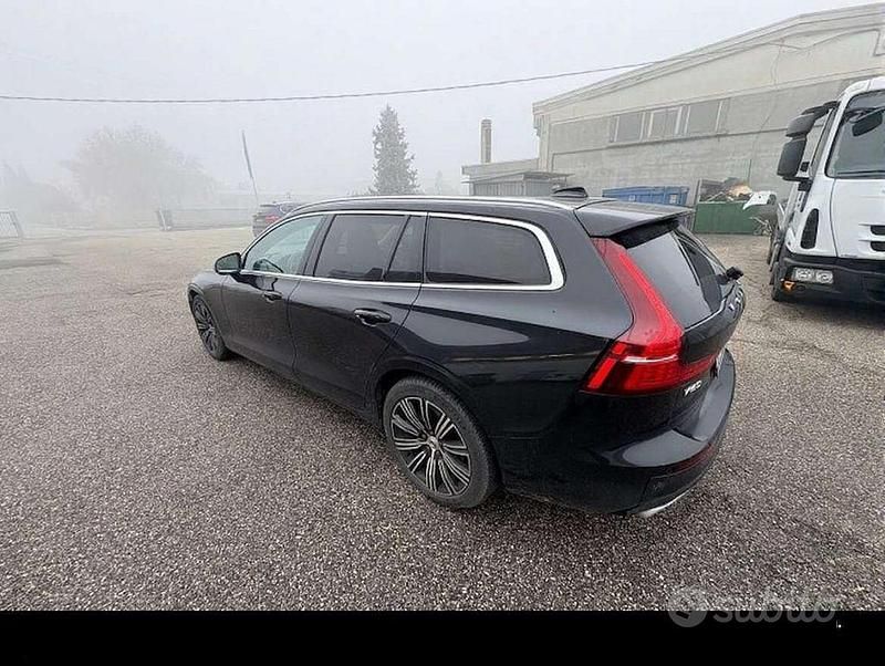 Usata Volvo V60 Inscription 197 CV (144 kW) 2021 Nero Station wagon