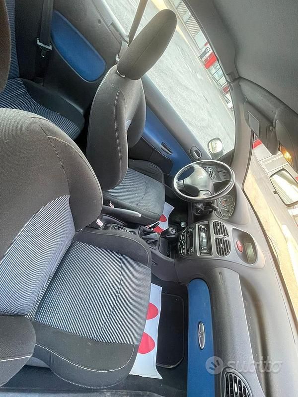 Usata Peugeot 206 2004 Utilitaria