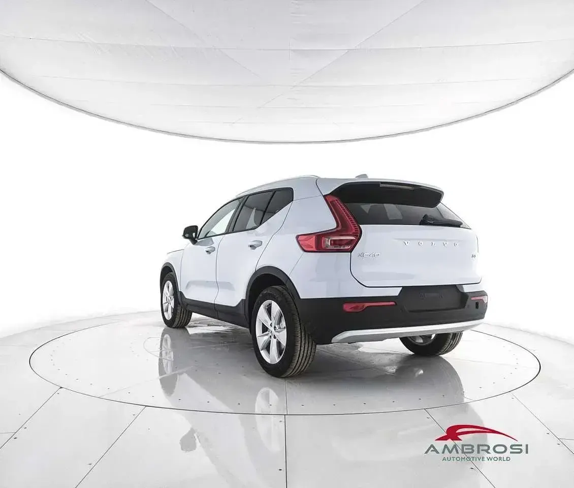 Nuova Volvo XC40 163 CV (119 kW) 2026 Cloud blue SUV