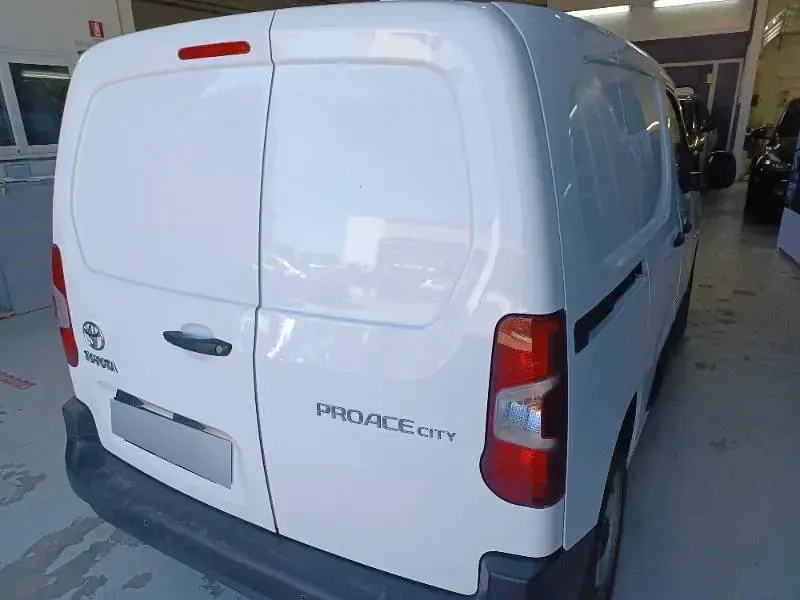 Gebraucht Peugeot Partner Comfort 102 PS (75 kW) 2022 Weiß Van / Kleinbus