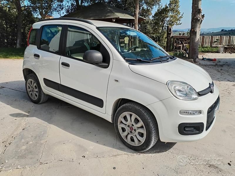 Usata Fiat Panda 70 CV (51 kW) 2015 Utilitaria