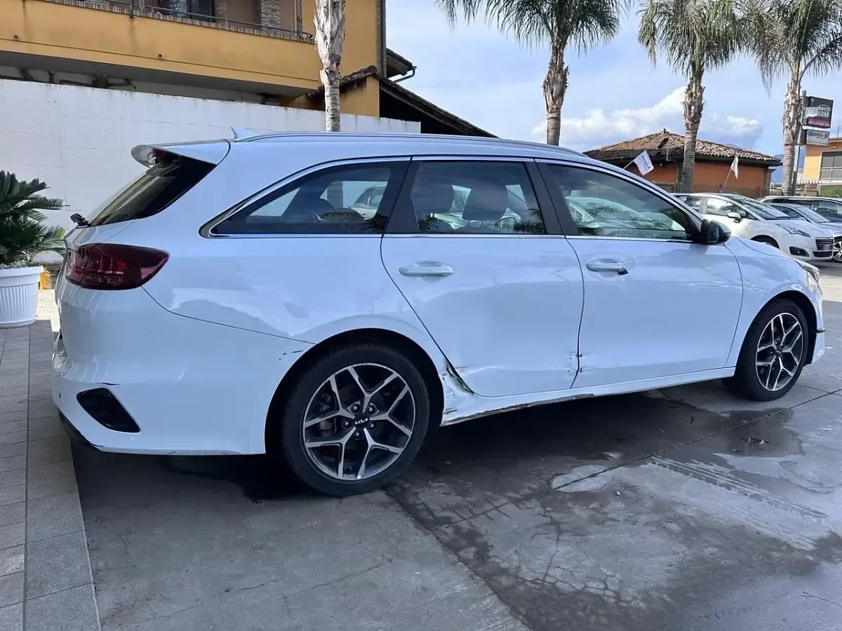Usata Kia Ceed Sportswagon 135 CV (99 kW) 2022 Bianco Station wagon