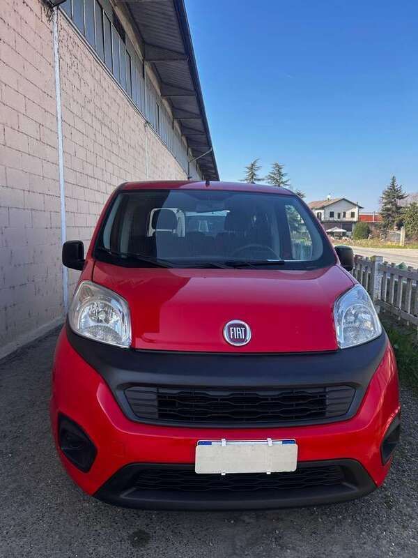 Usata Fiat Qubo Trekking 111 CV (81 kW) 2016 Rosso Monovolume