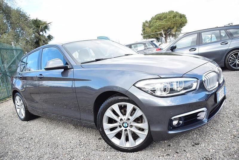 Usata BMW 118 Urban Line 150 CV (110 kW) 2017 Grigio Utilitaria