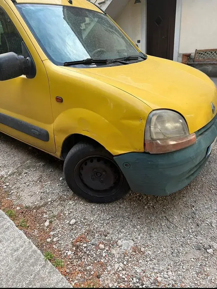 Usata Renault Kangoo 80 CV (58 kW) 2002 Giallo Monovolume