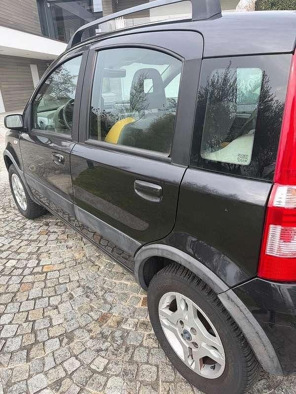 Usata Fiat Panda 4x4 Climbing 60 CV (44 kW) 2004 Nero Utilitaria