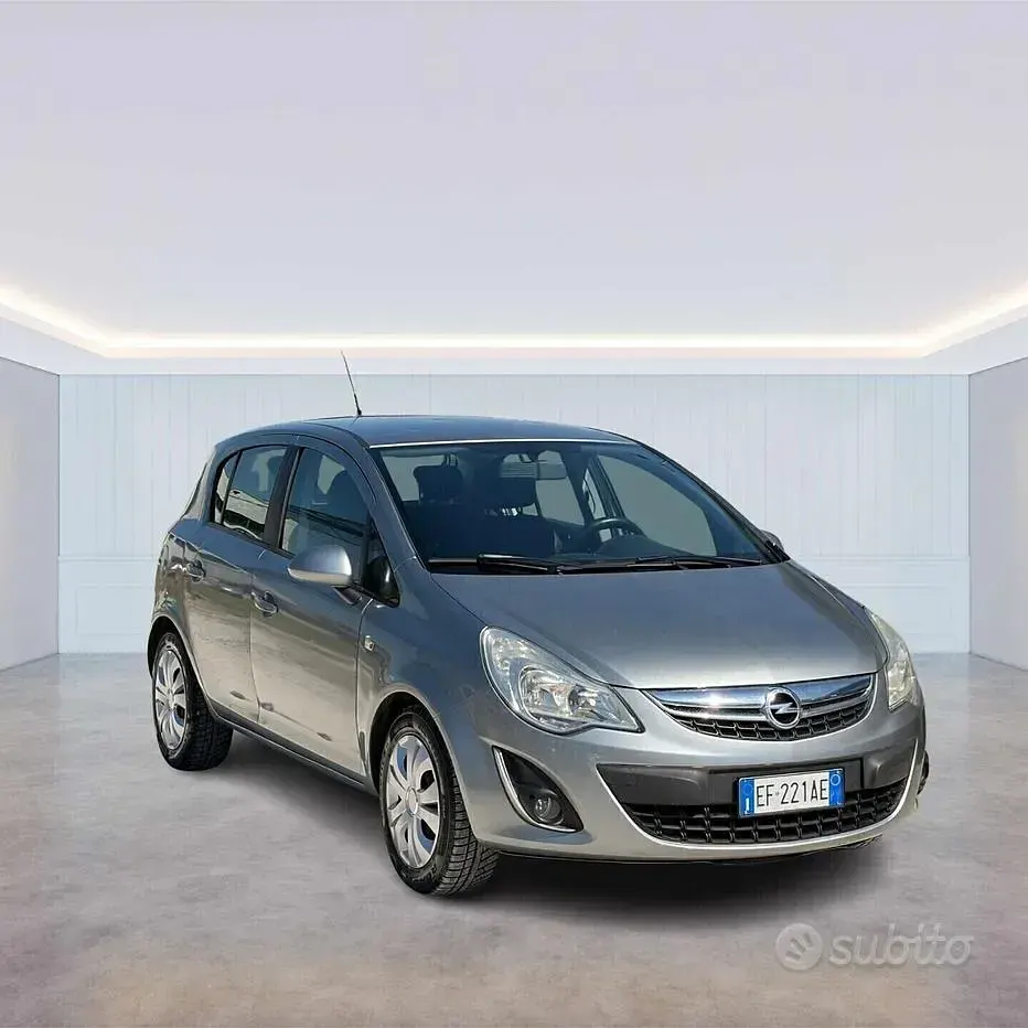 Usata Opel Corsa 75 CV (55 kW) 2011 Grigio Utilitaria