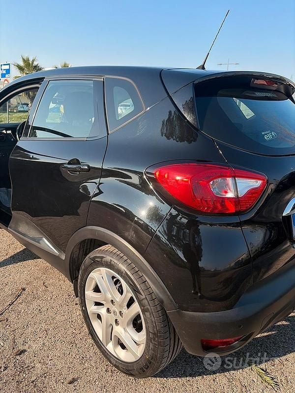 Usata Renault Captur 90 CV (66 kW) 2014 Nero SUV