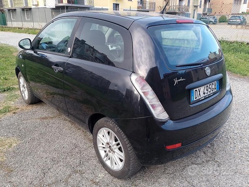 Usata Lancia Ypsilon 77 CV (56 kW) 2010 Nero Utilitaria