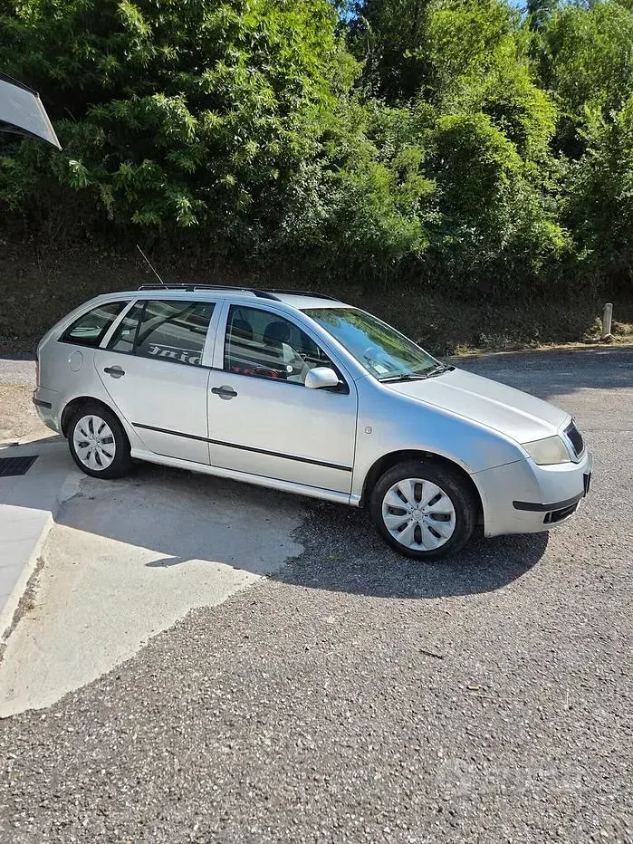 Usata Skoda Fabia Comfort 75 CV (55 kW) 2004 Grigio Station wagon