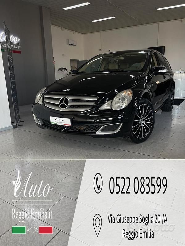 Usata Mercedes R320 224 CV (164 kW) 2008 Nero Monovolume