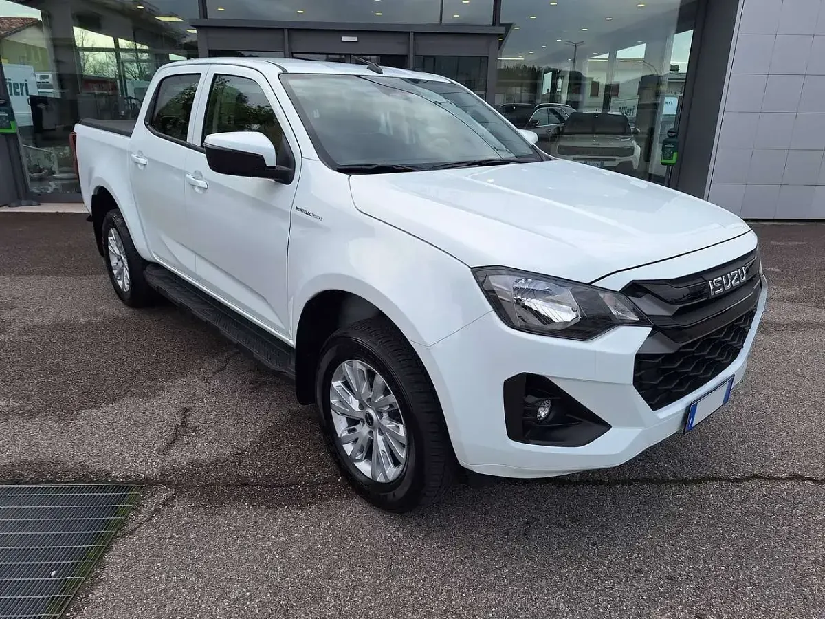 Usata Isuzu D-Max 163 CV (119 kW) 2026 Bianco Pick-up