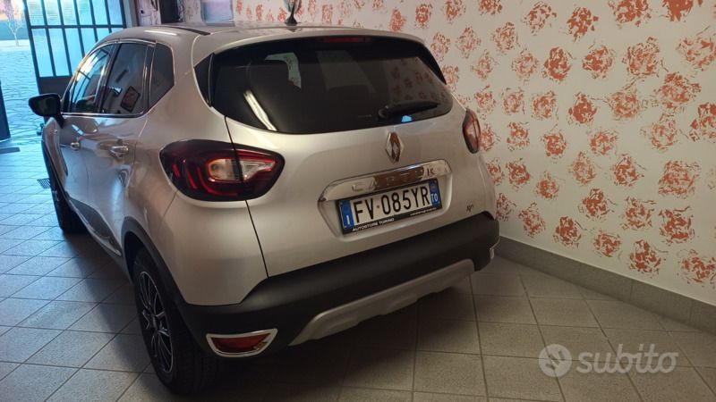 Usata Renault Captur 90 CV (66 kW) 2019 Grigio SUV