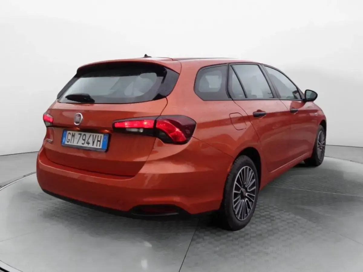 Usata Fiat Tipo 100 CV (73 kW) 2023 Grigio Station wagon