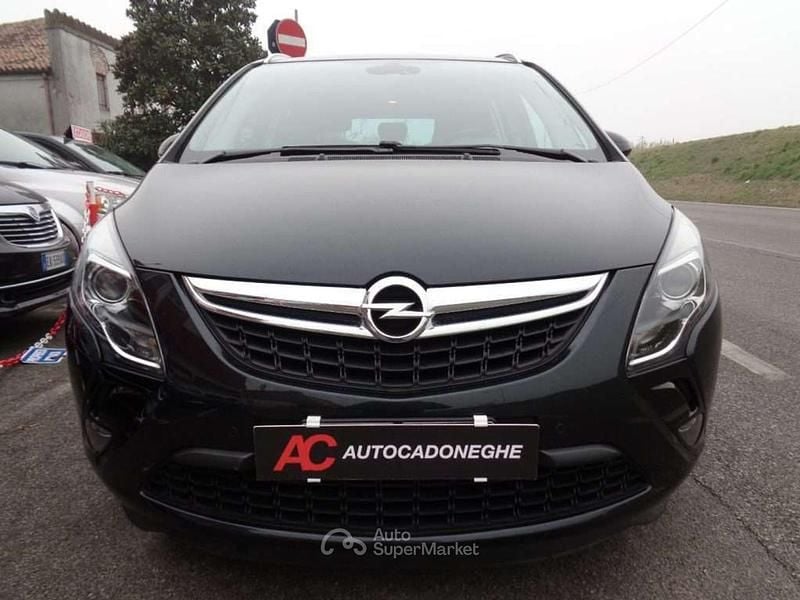 Usata Opel Zafira 136 CV (100 kW) 2017 Argento Monovolume