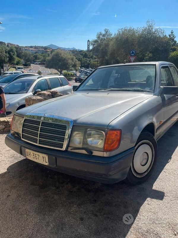 Usata Mercedes E300 1987 Grigio Berlina