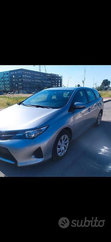 Second-hand Toyota Auris 90 CP (66 kW) 2015 Break