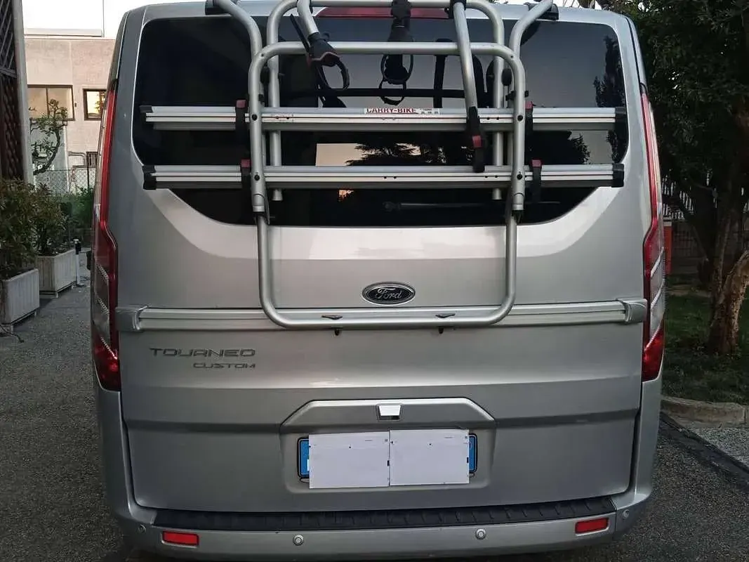 Usata Ford Customline 131 CV (96 kW) 2017 Grigio Furgone