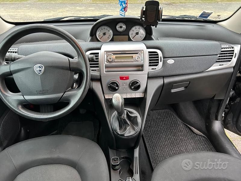 Usata Lancia Ypsilon 75 CV (55 kW) 2011 Utilitaria