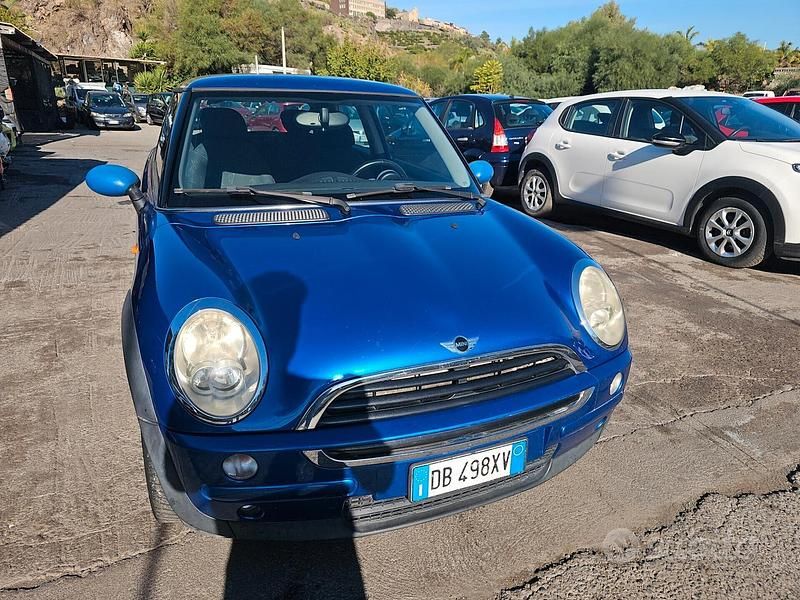 Usata Mini Cooper D 88 CV (64 kW) 2006 Blu Utilitaria