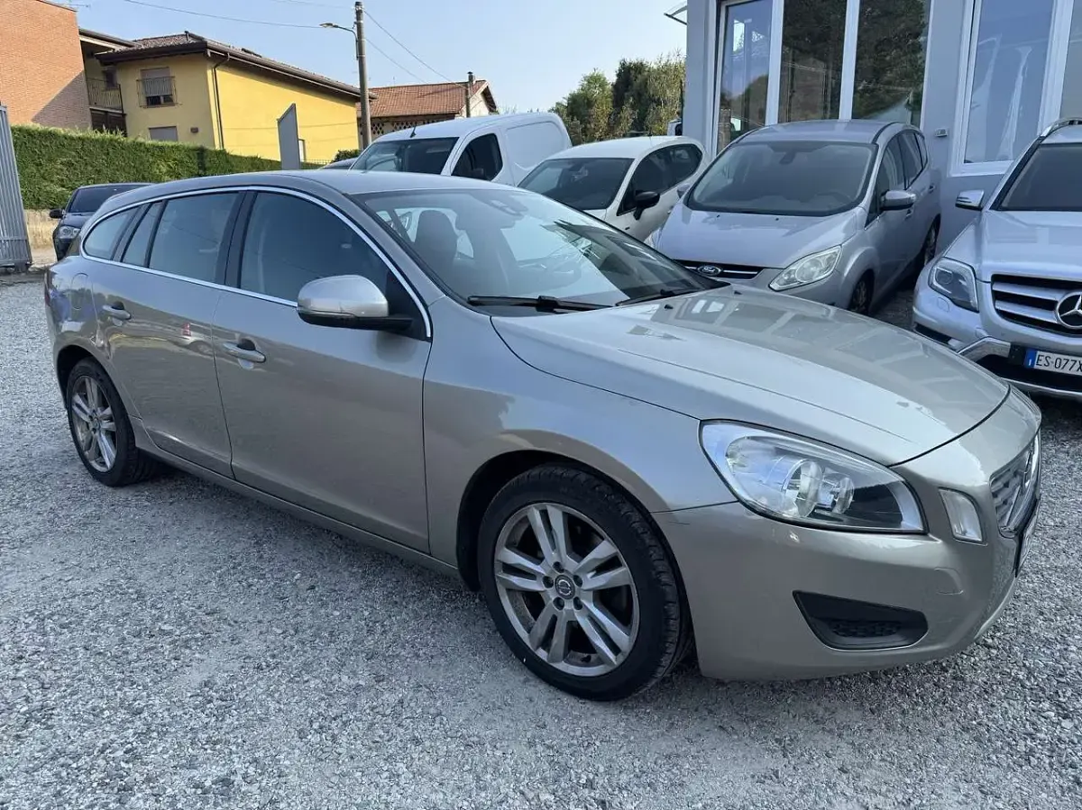Usata Volvo V60 Summum 179 CV (131 kW) 2012 Other Station wagon