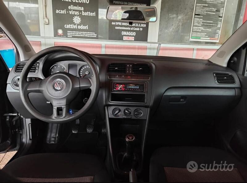 Begagnad VW Polo 60 HK (44 kW) 2011 Svart Halvkombi