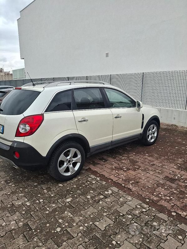 Usata Opel Antara 150 CV (110 kW) 2010 Bianco SUV