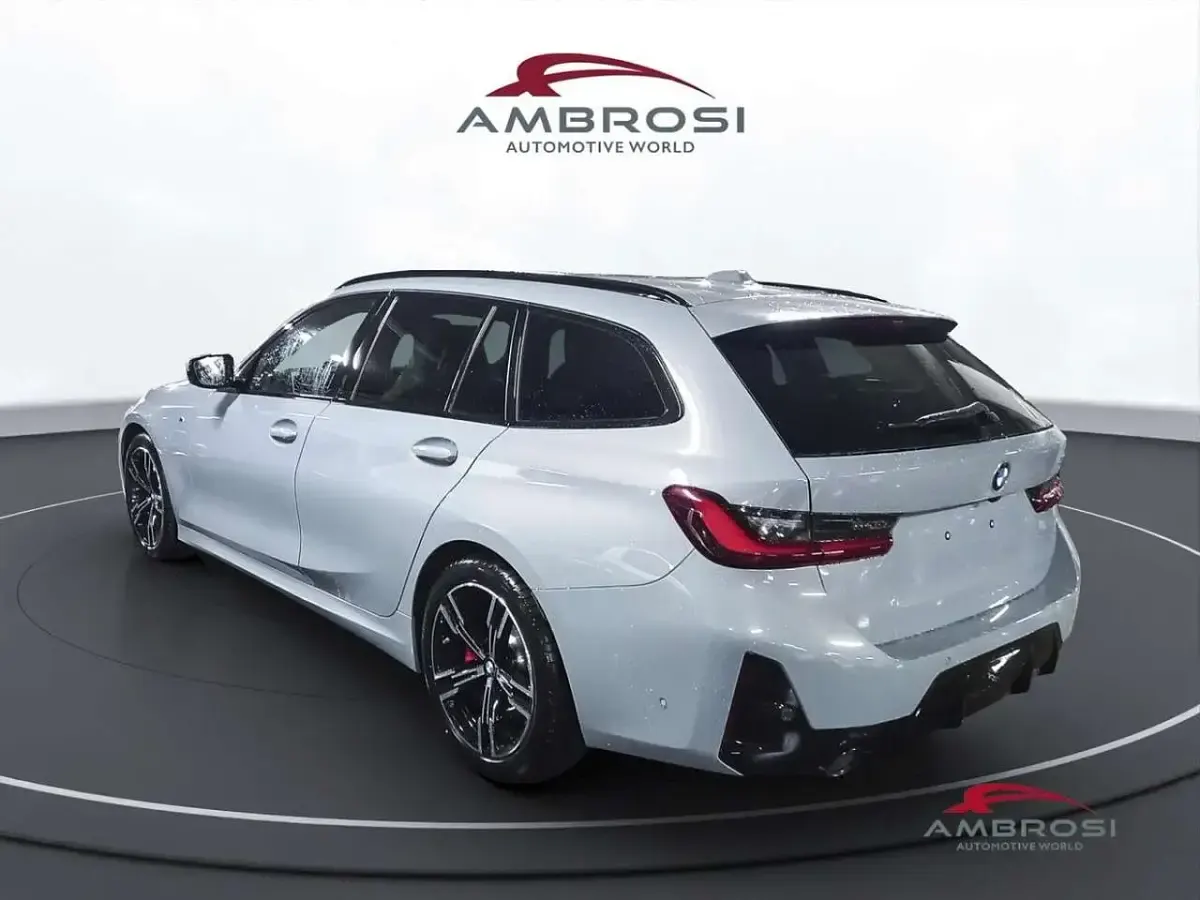 Nuova BMW 318 M Sport 156 CV (114 kW) 2025 Brooklyn grey metallic Station wagon