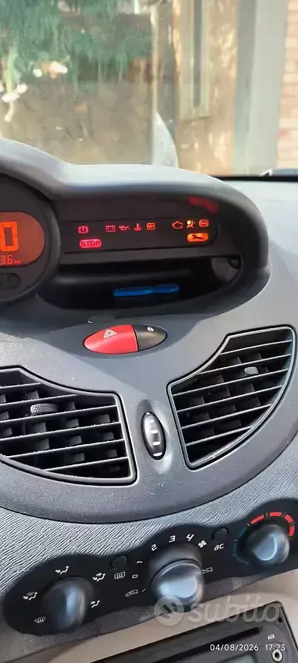 Usata Renault Twingo 58 CV (42 kW) 2009 Bianco Utilitaria