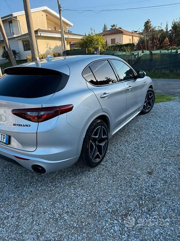 Usata Alfa Romeo Stelvio 210 CV (154 kW) 2020 Grigio SUV
