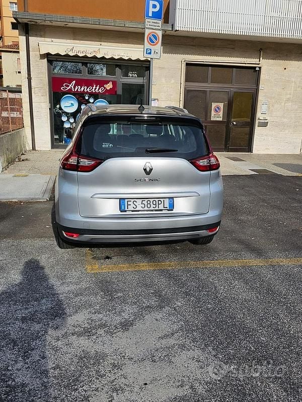 Usata Renault Grand Scénic IV 110 CV (80 kW) 2019 Grigio Monovolume