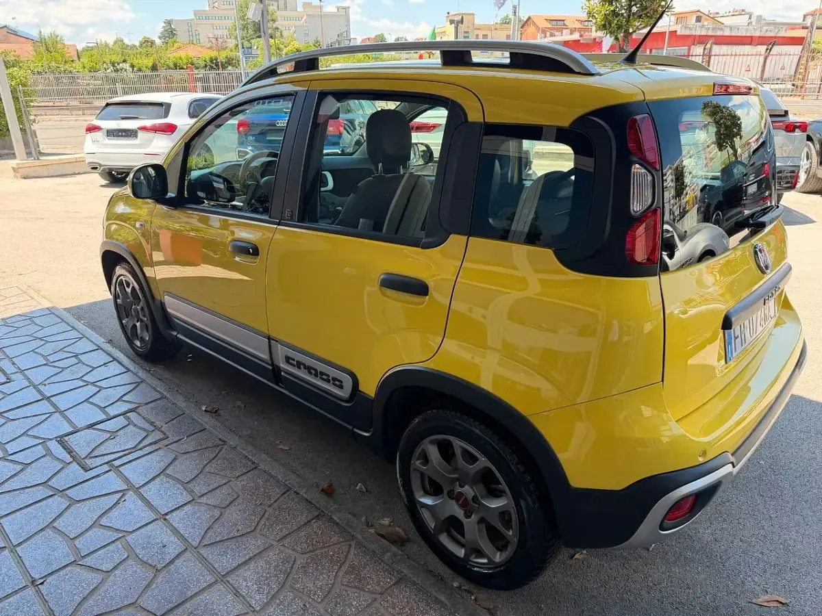 Usata Fiat Panda Cross Cross 95 CV (69 kW) 2017 Giallo Utilitaria