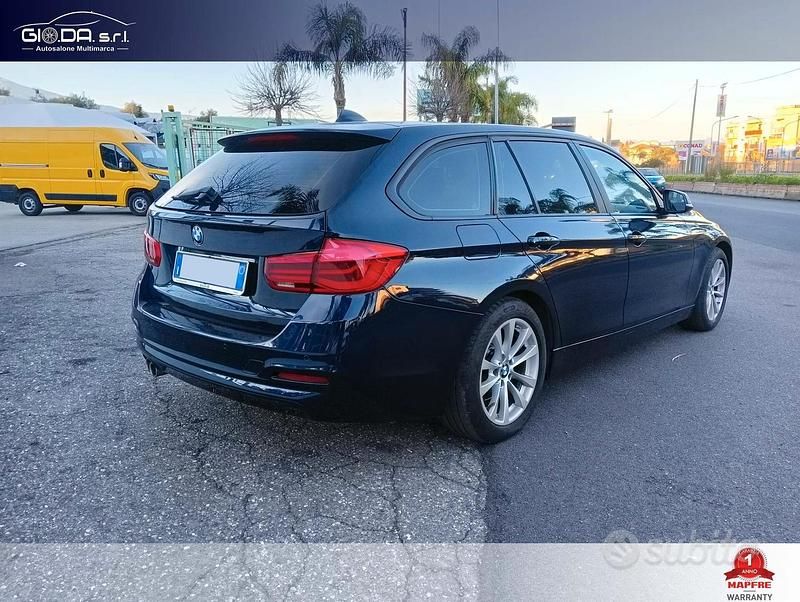 Usata BMW 320 Luxury Line 190 CV (139 kW) 2016 Blu Station wagon