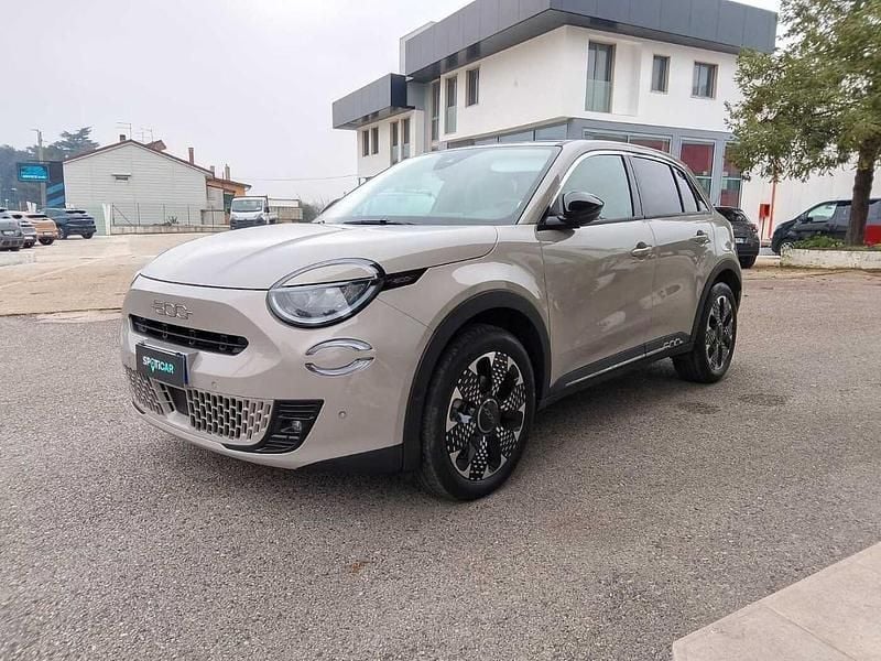 Usata Fiat 600 La Prima 101 CV (74 kW) 2025 Beige SUV