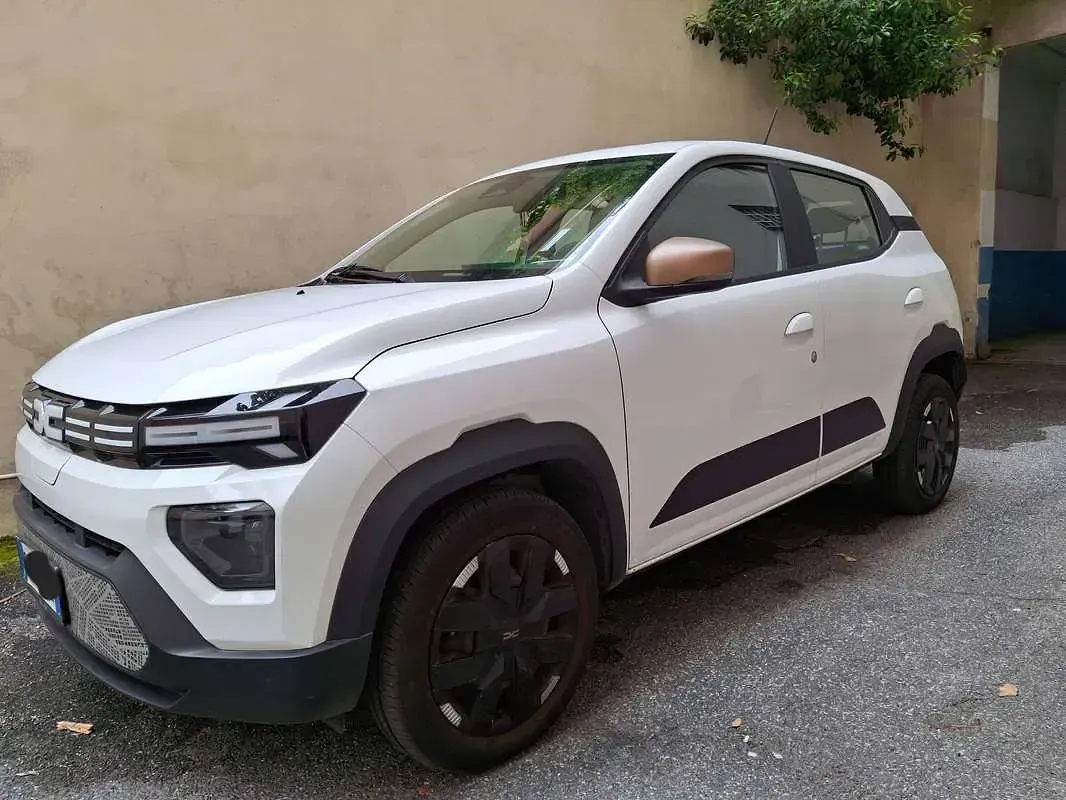 Używany Dacia Spring Extreme 19 kW (26 KM) 2025 Biały Hatchback