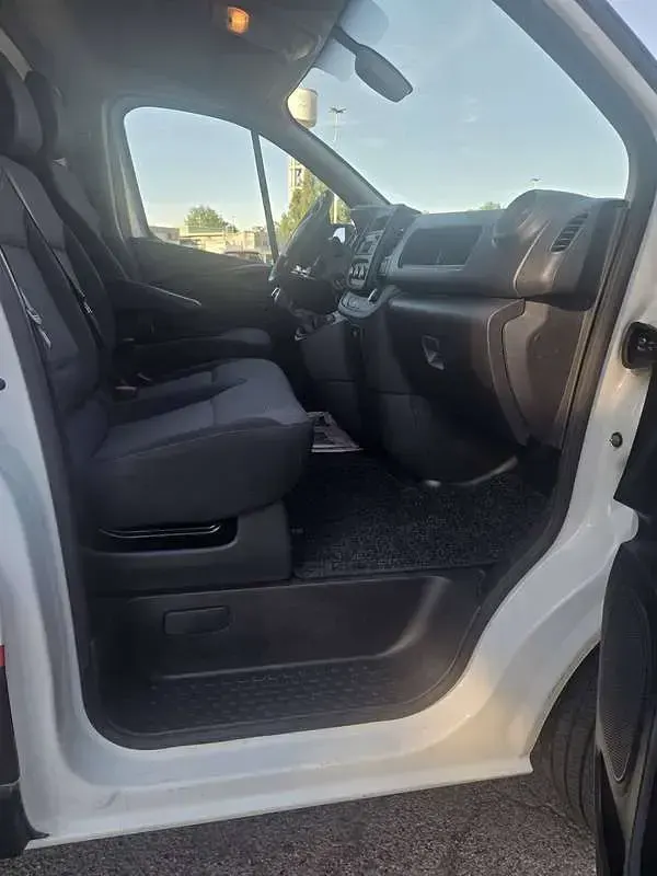 Usata Renault Trafic 145 CV (106 kW) 2021 Bianco Monovolume