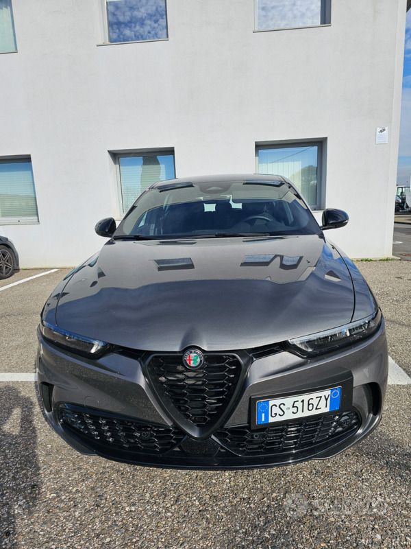 Grigio Usata 2024 Alfa Romeo Tonale Sprint SUV | 29.900 € (Buon prezzo) - Immagine 1/4