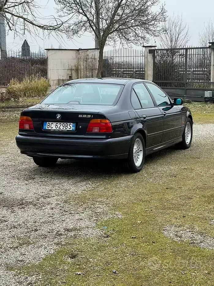 Usata BMW 523 170 CV (125 kW) 1999 Bluazzurro Berlina