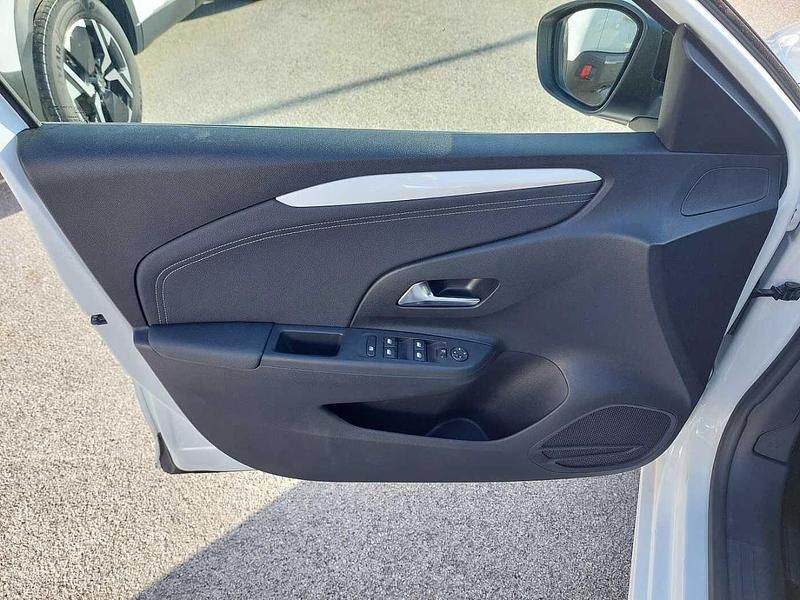Usata Opel Corsa 101 CV (74 kW) 2025 Bianco Utilitaria