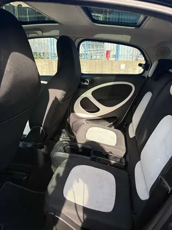 Usata Smart ForFour Passion 71 CV (52 kW) 2015 Bianco Utilitaria