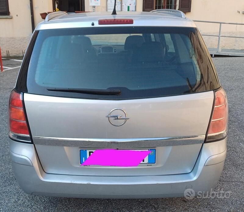 Usata Opel Zafira 120 CV (88 kW) 2007 Grigio Monovolume