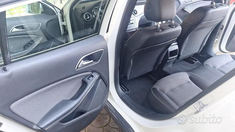 Usata Mercedes GLA200 Premium 136 CV (100 kW) 2015 Bianco SUV