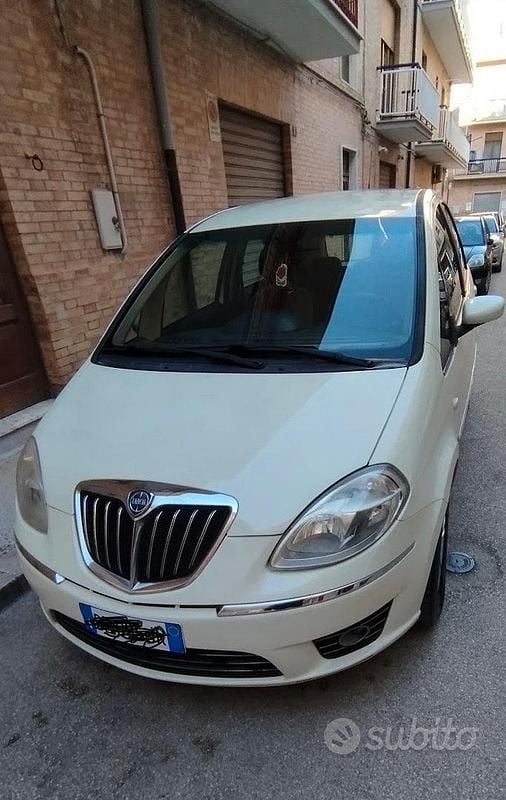 Usata Lancia Musa 90 CV (66 kW) 2009 Monovolume