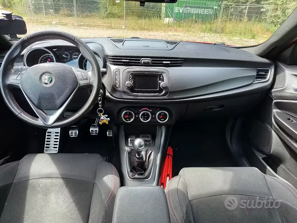 Usata Alfa Romeo Giulietta Sprint 150 CV (110 kW) 2015 Rosso Utilitaria