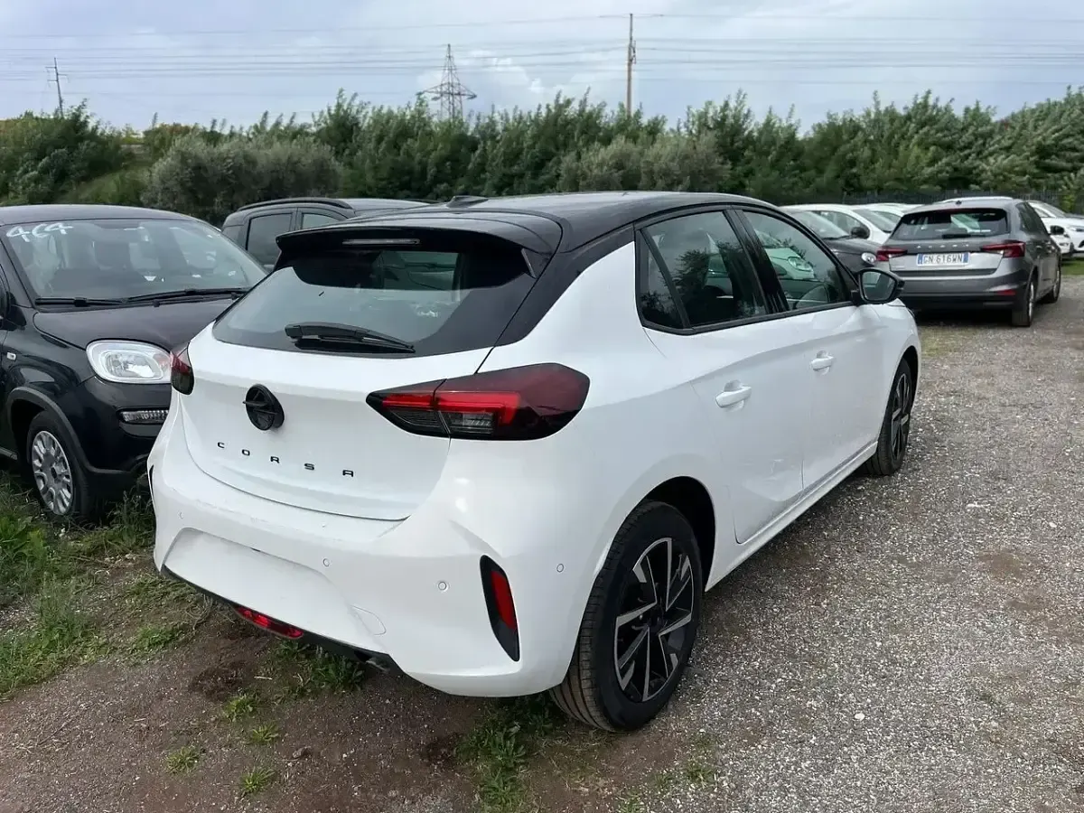 Usata Opel Corsa S 100 CV (73 kW) 2025 Bianco Utilitaria