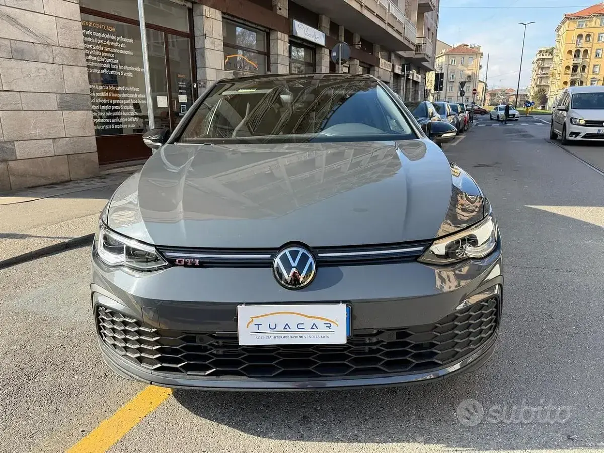 Usata VW Golf VIII GTI 245 CV (180 kW) 2024 Grigio Berlina